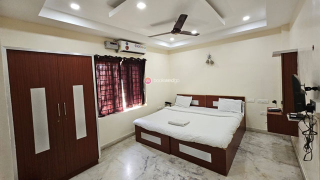 Lush Lawn and Premium Outdoor Event Venue