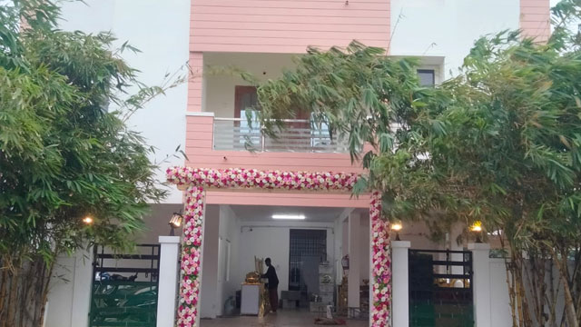 Lush Lawn and Premium Outdoor Event Venue